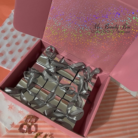 Boutique Surprise Gift Box - Picture 10 of 11